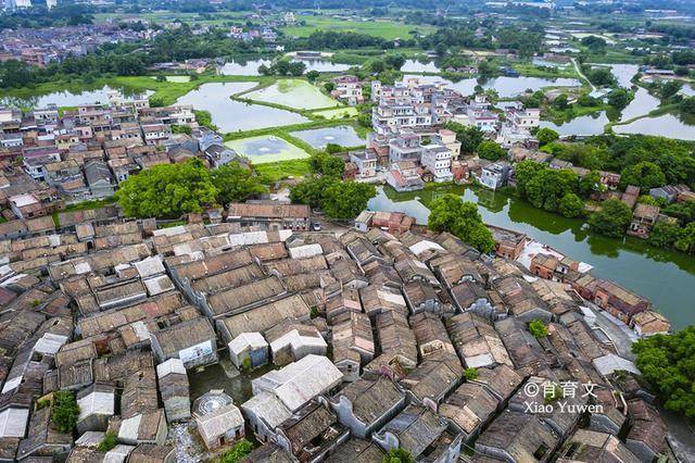 肇庆有一个神奇的八卦村，为防盗贼几乎无窗户，距广州一百公里