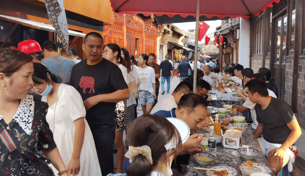 美食寻味、乐享出游、街区打卡…… “十一”长假，兰溪旅游市场火爆