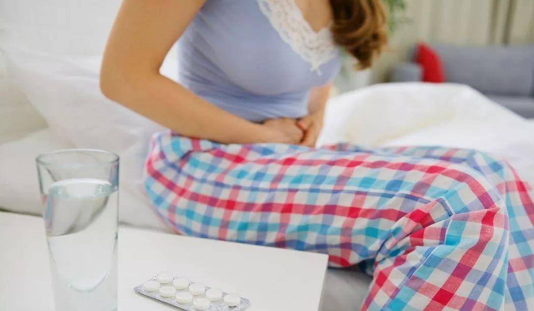 血管|主动脉弓钙化的患者，与遗传无关，常会有胸闷气短的症状