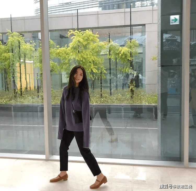 卫衣 今秋 5种小黑裤穿搭,让你秋冬更洋气~