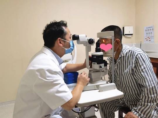效果|咸阳市第一人民医院白内障手术让患者“眼前一亮”