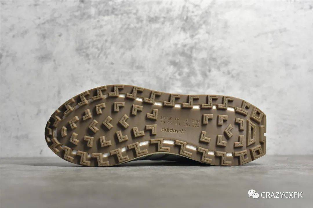 Boost 阿迪达斯元祖灰白 Adidas Originals Retropy Boost E5 复古赛车跑鞋