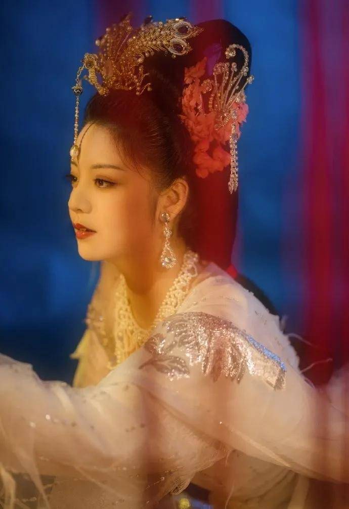 林妹妹古装男主靠颜值丑出圈，古装美女却一抓一大把？