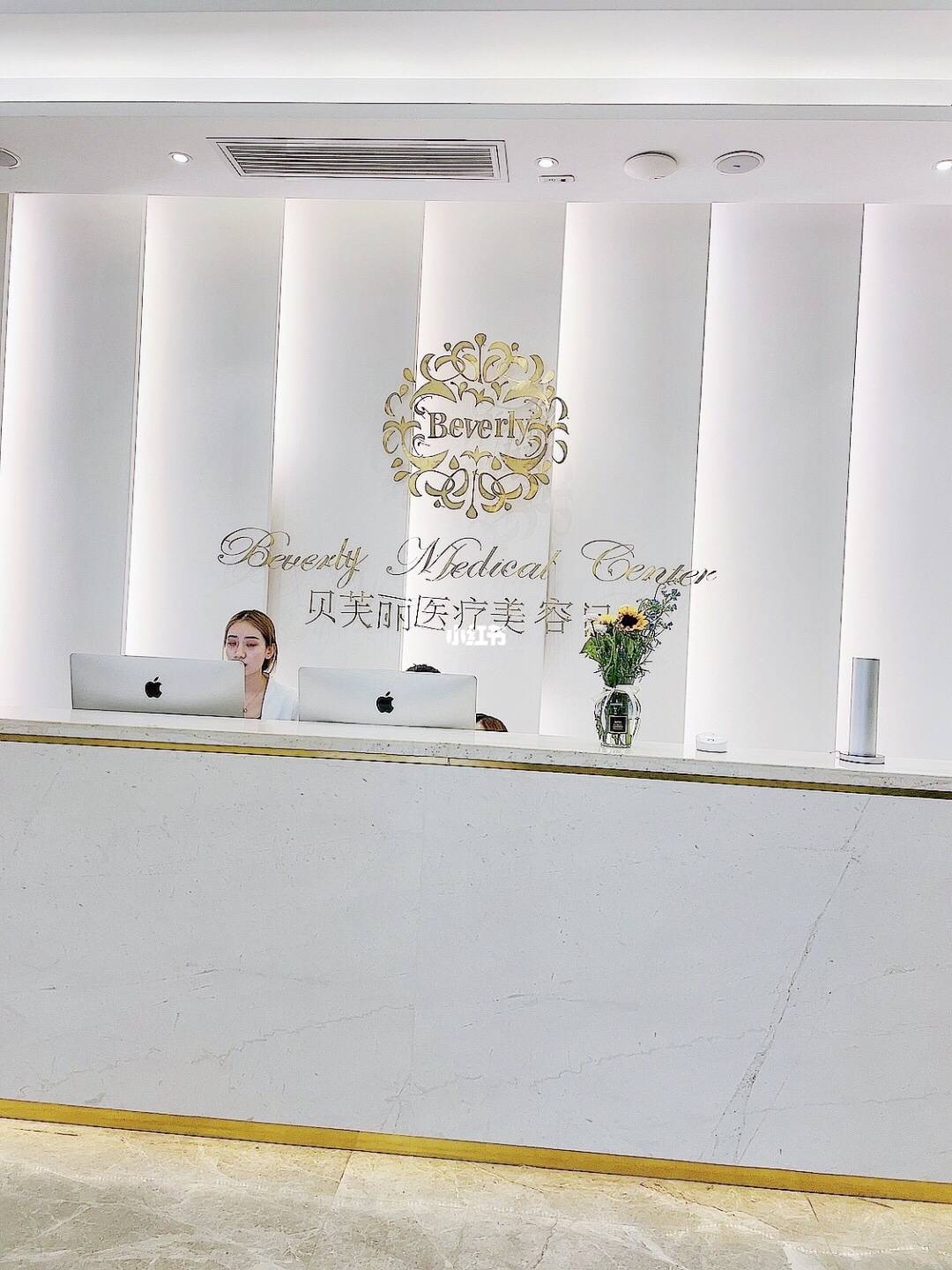 女子在西安贝芙丽医疗美容做隆鼻术 一年后假体