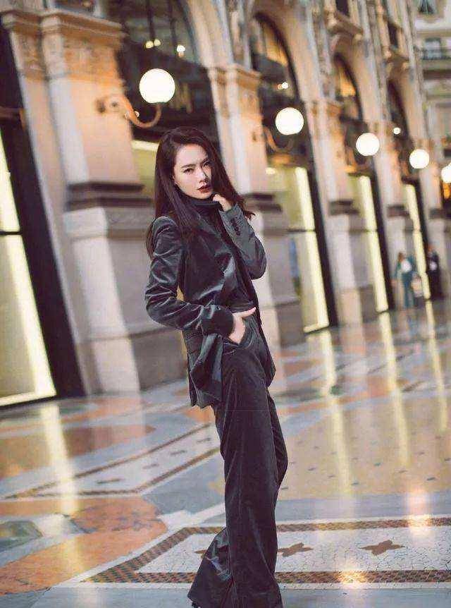 身材 别再穿“土掉渣”的紧身裤了，试试刚火的“暖瘦裤”，时髦更显瘦