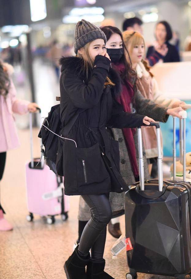 一身 保暖不输羽绒服,时髦不输大衣,周冬雨佟丽娅教你这样穿派克大衣