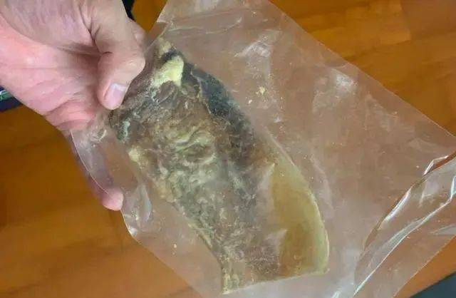 崩溃|这种零食千万别喂狗狗,避免悲剧重演,主人悔不当初