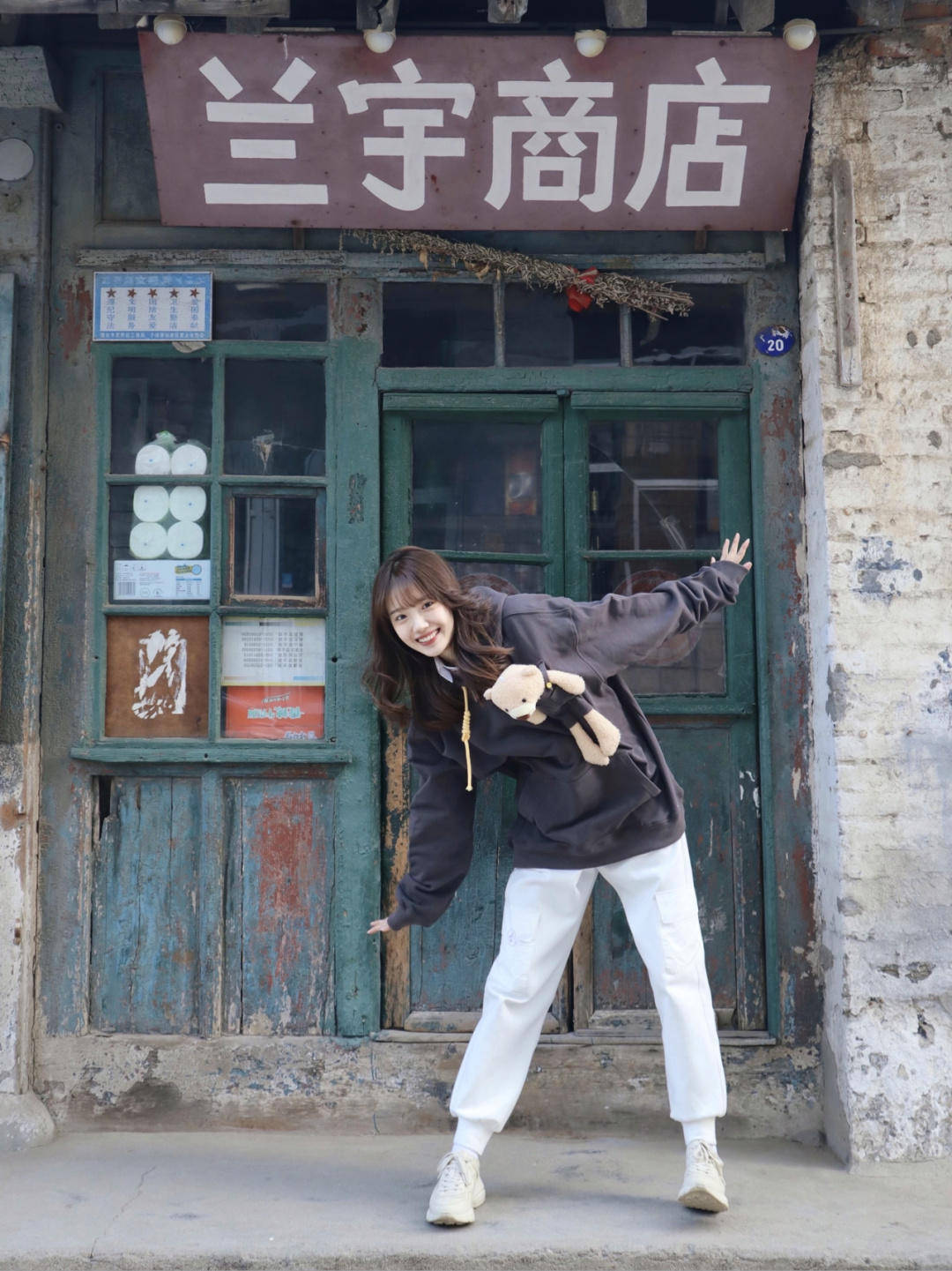 整体 谁说穿卫衣普通?get这些时髦精必备小技巧,秋季出街告别路人感