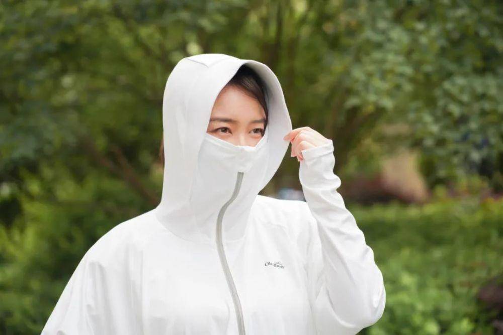 外因肌肤老化，女性怎样才能“冻结年龄”？医生：内服和外调一样重要，贵在坚持