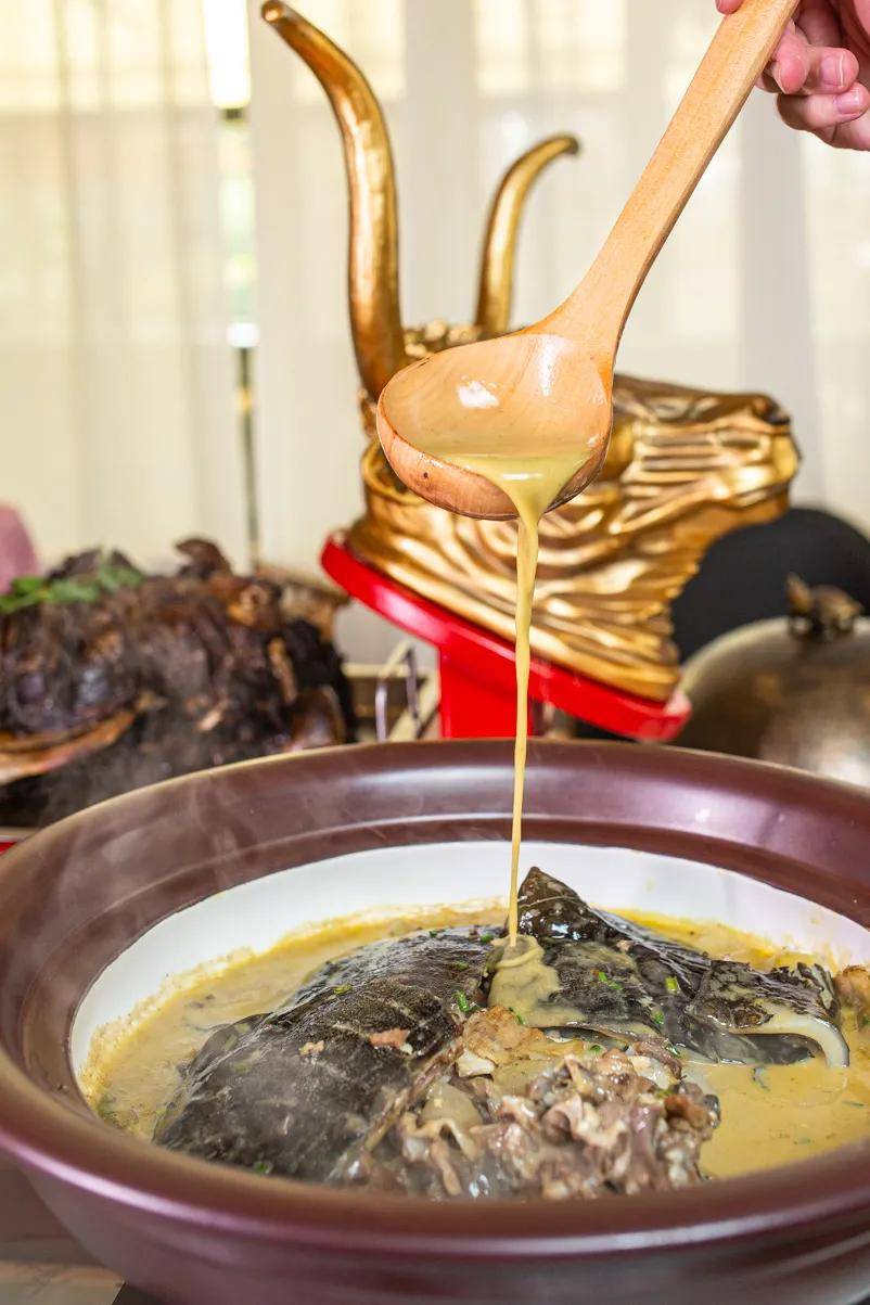 口感“周末不出去玩，那你到我家小院去吃饭啵？”