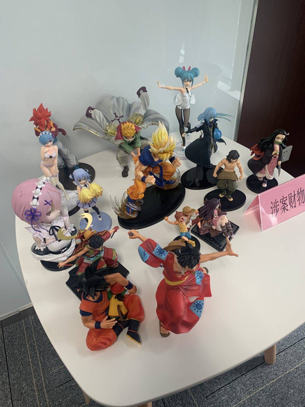 信号差能薅羊毛?男子利用平台漏洞盗取积分兑换手办,近80万元