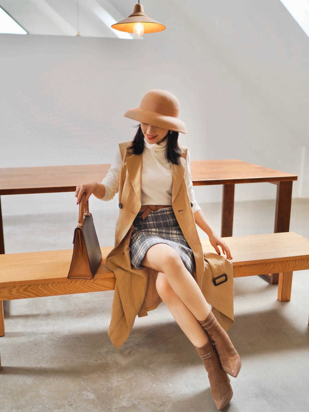 图片 秋冬季节，“高领毛衣”这样穿高级又洋气，保暖舒适不挑人