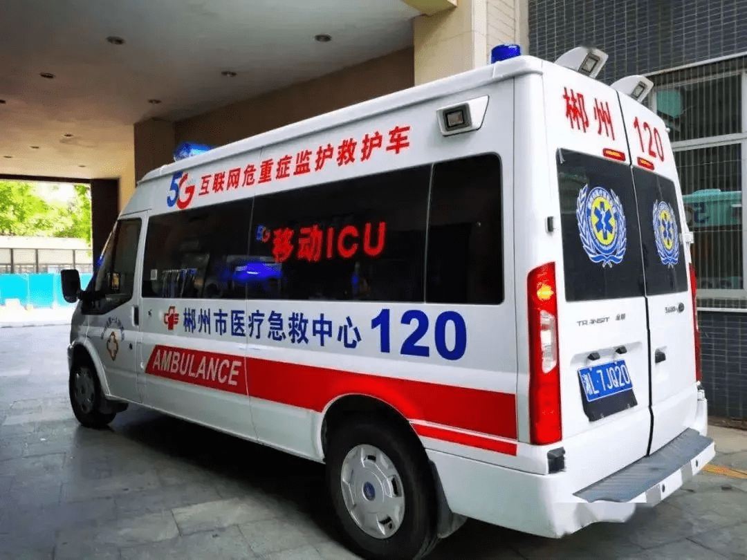 急救中心救护车和医院救护车 632fe41642dd44f4ba27ffbf23128372.png