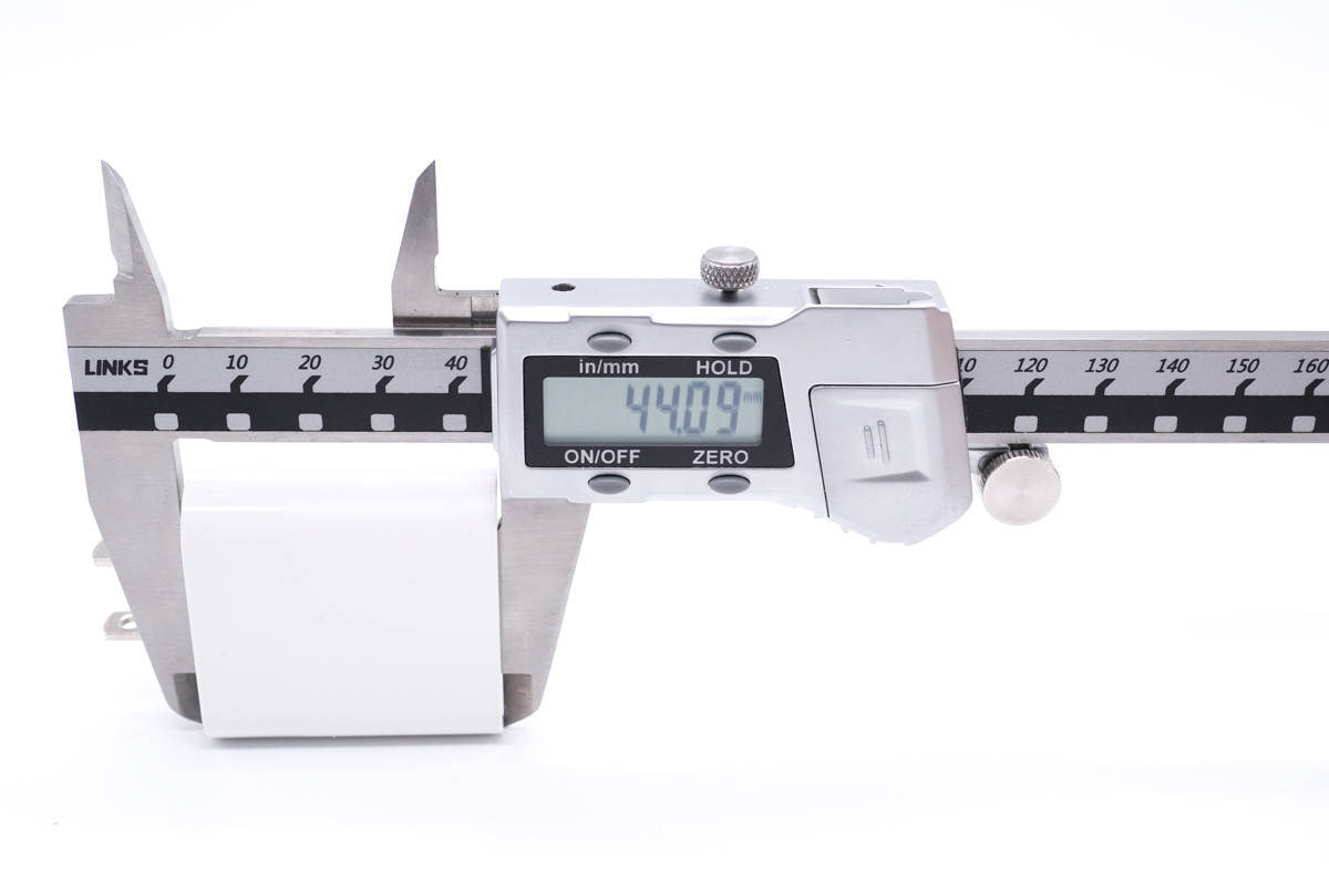 支持5-20V齐全电压档位，既可充iPhone 13又能充笔电，古石30W快充充电器拆解