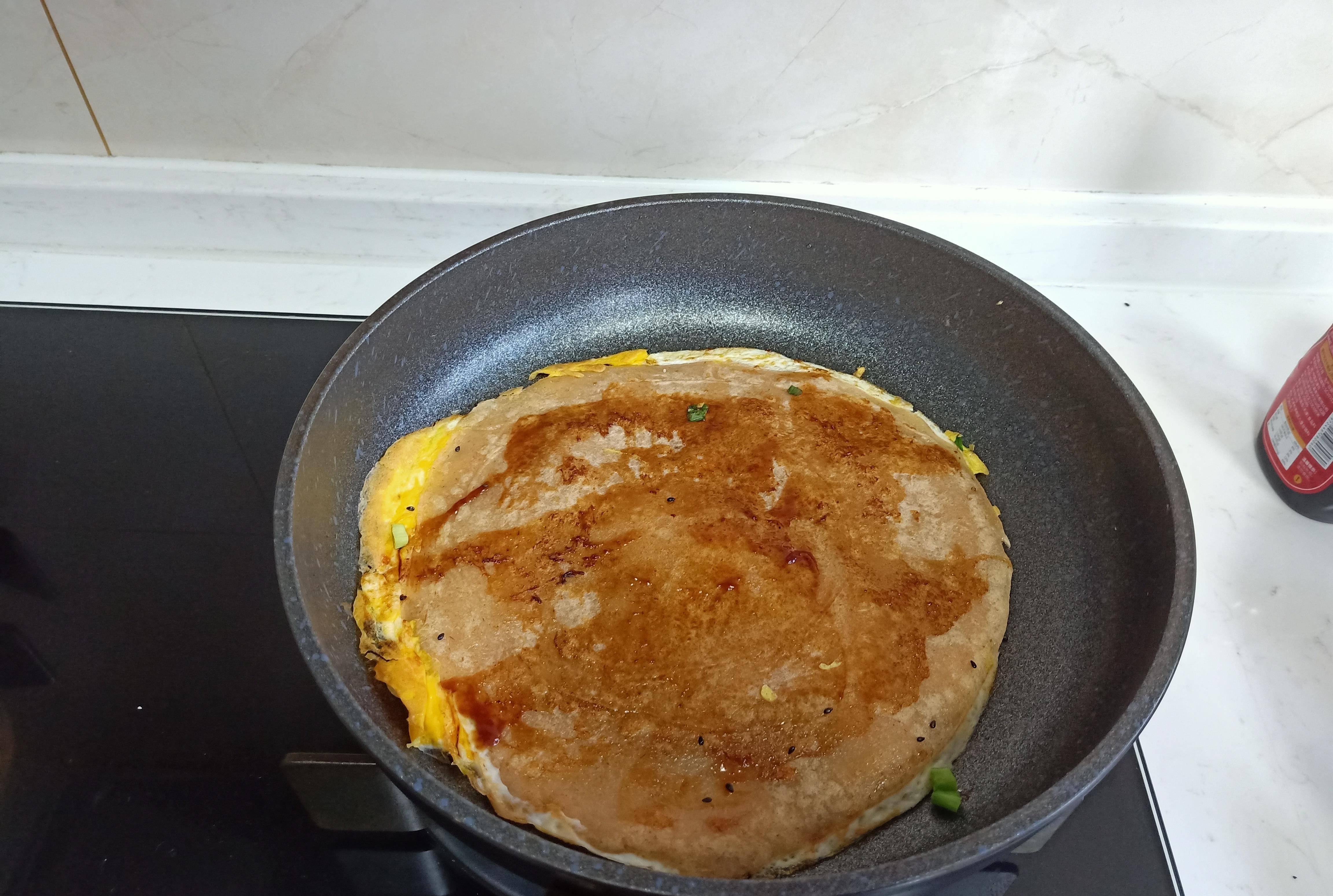 煎饼|儿子喜欢的早餐，鲜香软嫩营养全，三口两口就吃完！网友：接地气