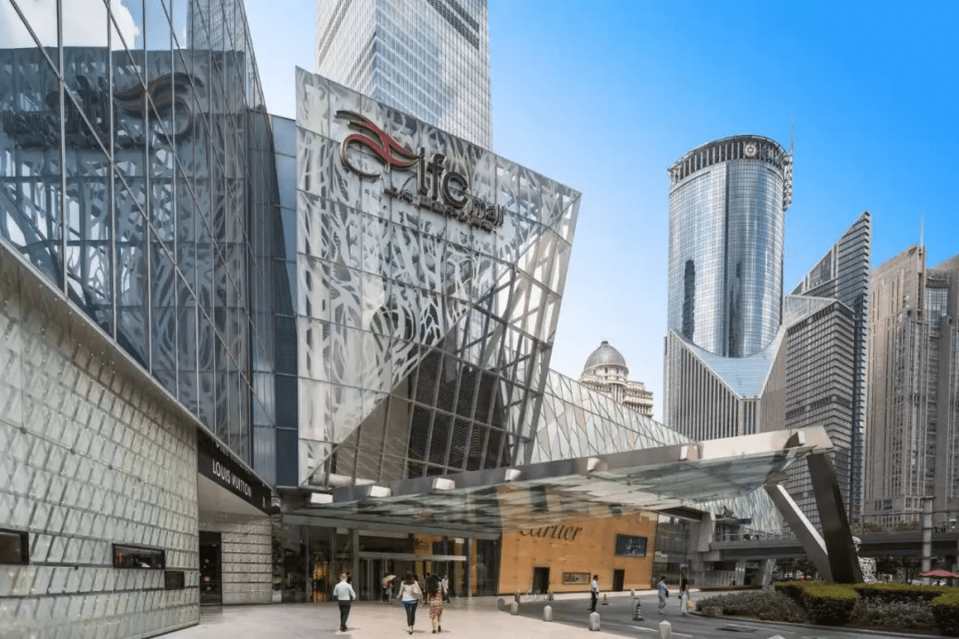 至尊奢华地标,全球高奢首店云集,上海ifc商场让你逛到停不下来_in