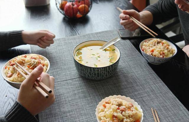 做法|瞧1家子早餐和午餐，老婆太精致，老公太粗放，网友：好搞笑