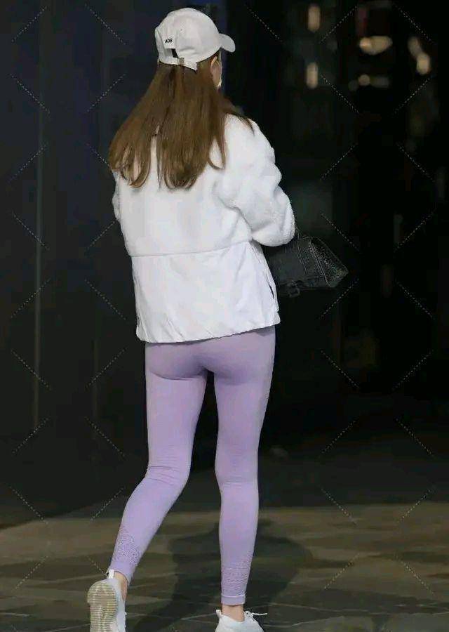 黑色 别致时髦的瑜伽裤装扮美得别致有气质,展现英姿飒爽,休闲俏皮