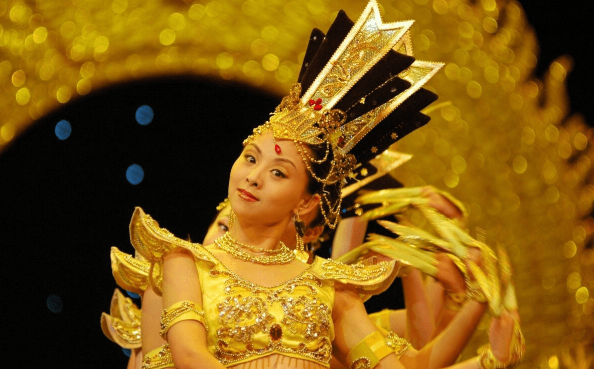 原创因"千手观音"走红,两度拒嫁豪门公子,16年后邰丽华怎样了?