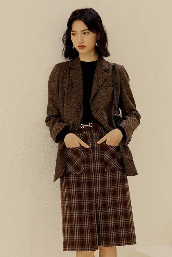 气质 大毛衣+半裙,才是2021秋冬最气质时髦的打开方式!