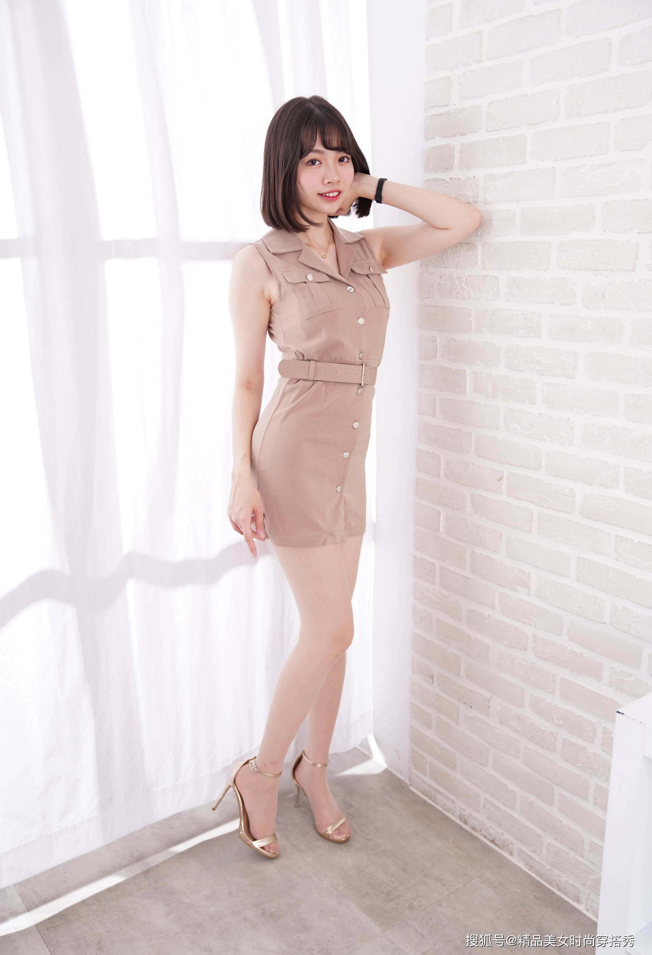 显高 卡其色的西装连衣裙显瘦显高,清新又时尚,优雅又不失魅力