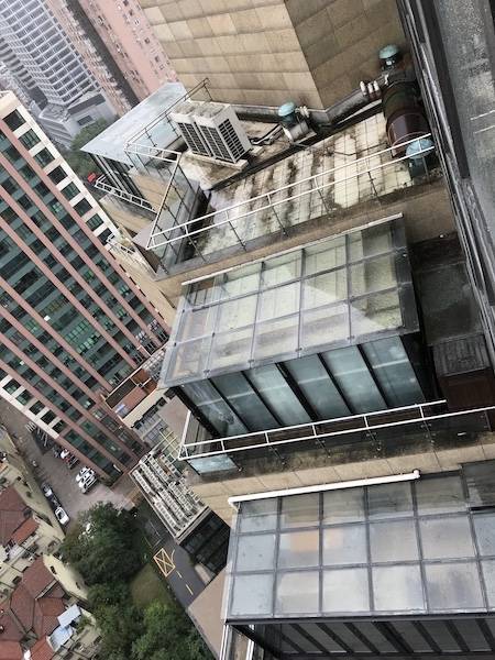 阳光房排行_开发商送的露台,一半搭建阳光房一半木格栅封顶,有便宜谁不占!(2)