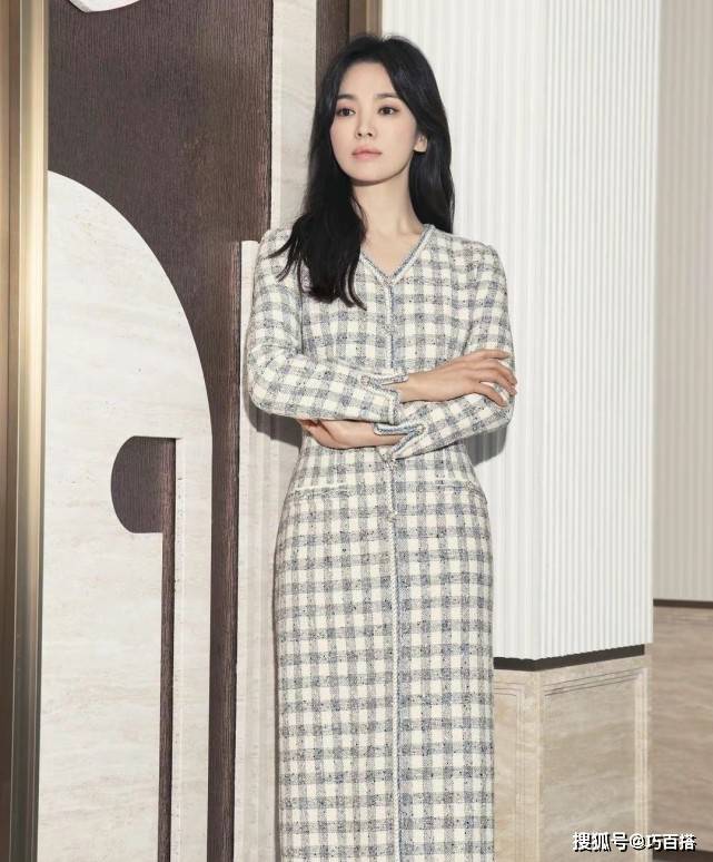 职场 宋慧乔新剧将播，职场扮相很靓，与小11岁李基龙演情侣没有年龄差