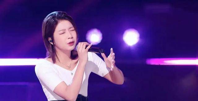 总决赛|《中国好声音》官方发布总决赛新版海报，C位换人但她很难夺冠