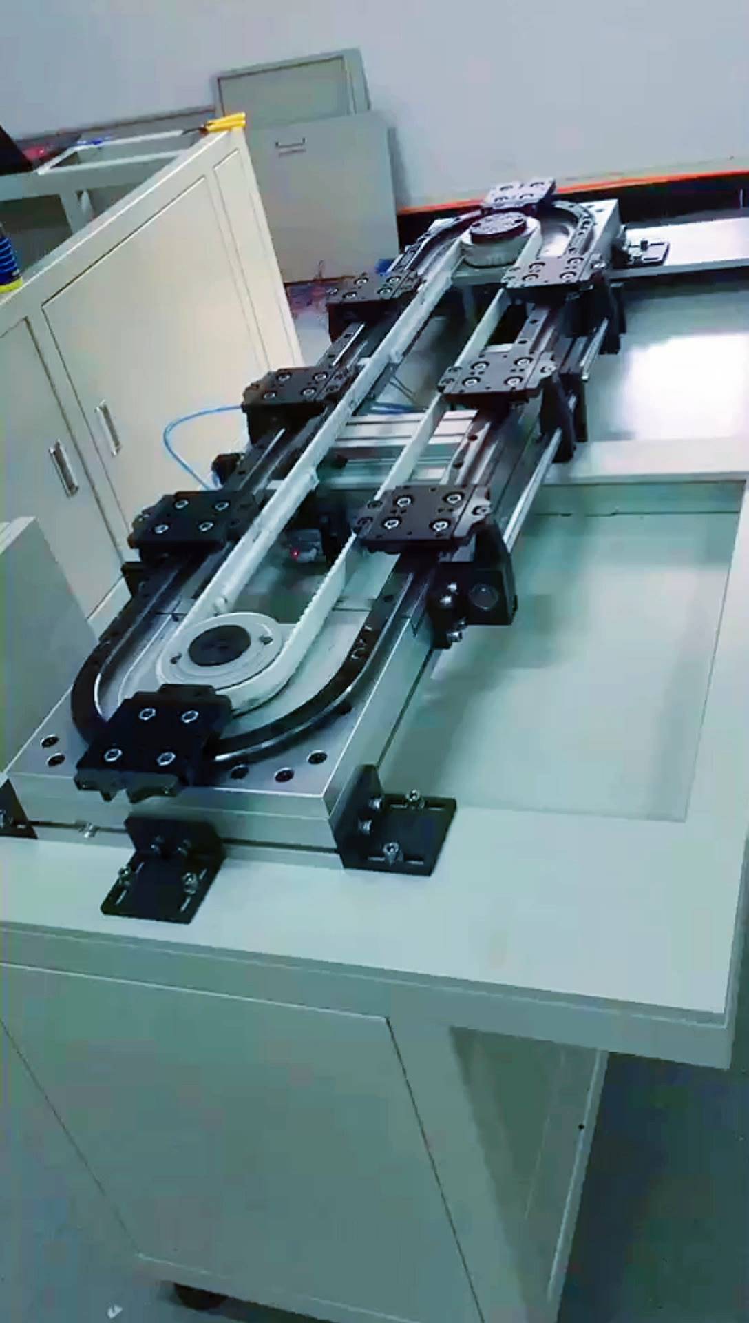 高速环形导轨循环线-高速环形导轨输送线安装调试