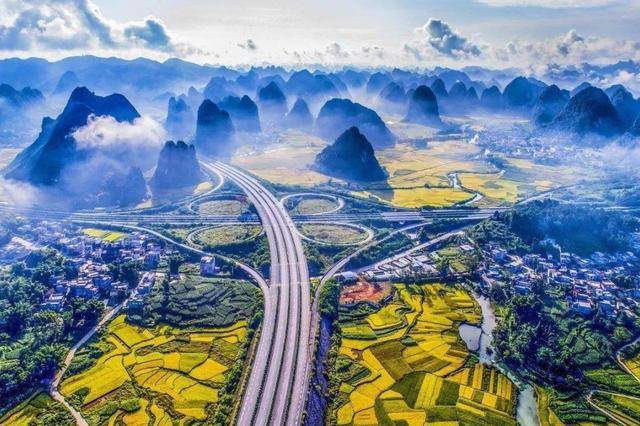 中国最美的高速，沿途都是世外仙境，一下子火到了国外