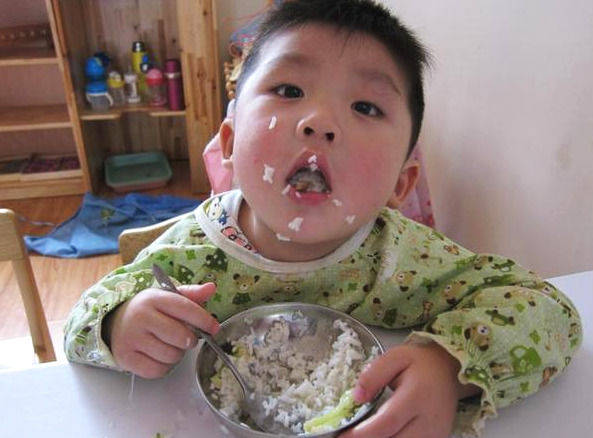 蔡蔡|6岁男孩脾胃虚弱，知道孩子吃啥早餐后，医生无奈：没一样有营养