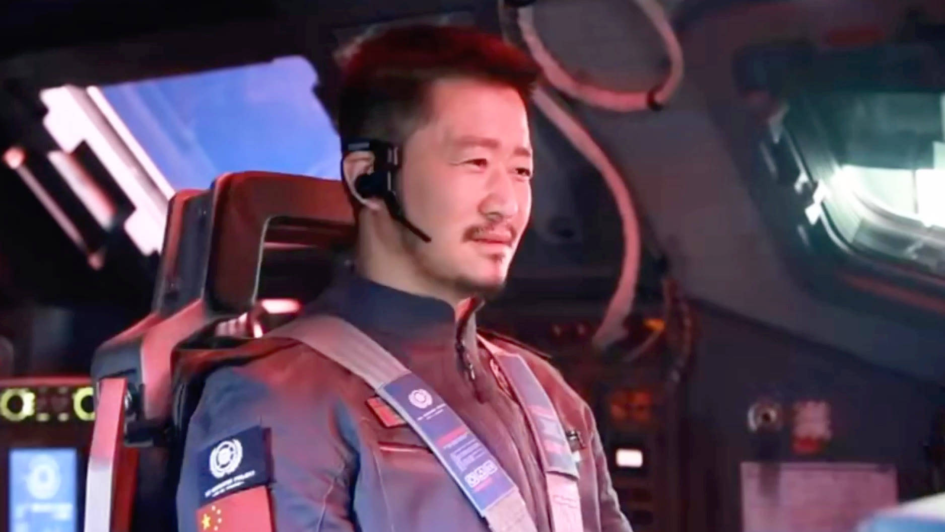 吴京|《流浪地球2》开机图传出，吴京刘德华现身现场，张丰毅首次曝光