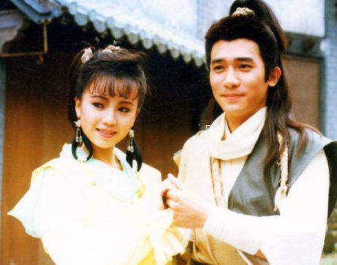 内地|TVB金庸剧符合原著？83版《射雕》魔改，89版《侠客行》颠倒黑白2