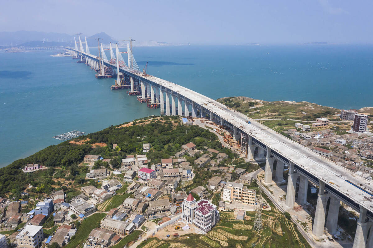 平潭海峡大桥连接台湾图片