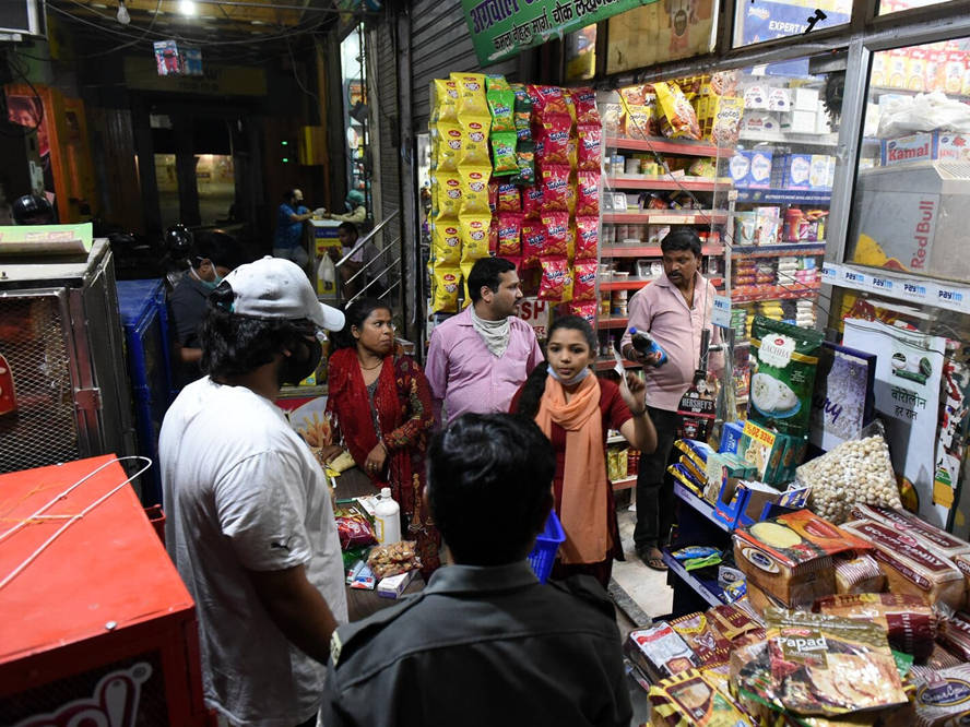 一些印度华人表示,一般的印度人都没有到连锁超市消费的习惯,他们更