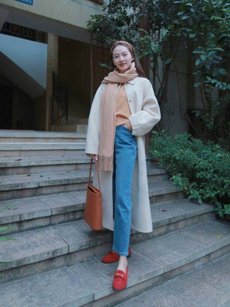 身材 裤子和大衣的搭配，看起来有气质