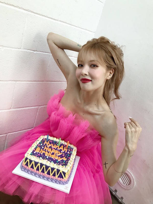 本人 “南韩小野马”泫雅晒火辣美照，小背心炫出小蛮腰，身材管理顶级