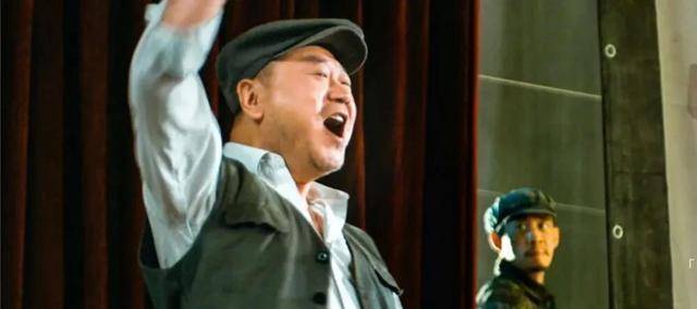 全球|59岁范伟险胜外国影帝，刘德华巩俐落败！这届华鼎奖太精彩