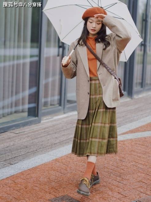 身材 秋天穿“格纹裙”更优雅,教你N种搭配思路,时髦百搭又不挑人
