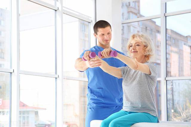 症状|运动神经元病（渐冻人）日常生活中哪些行为会加重病情？