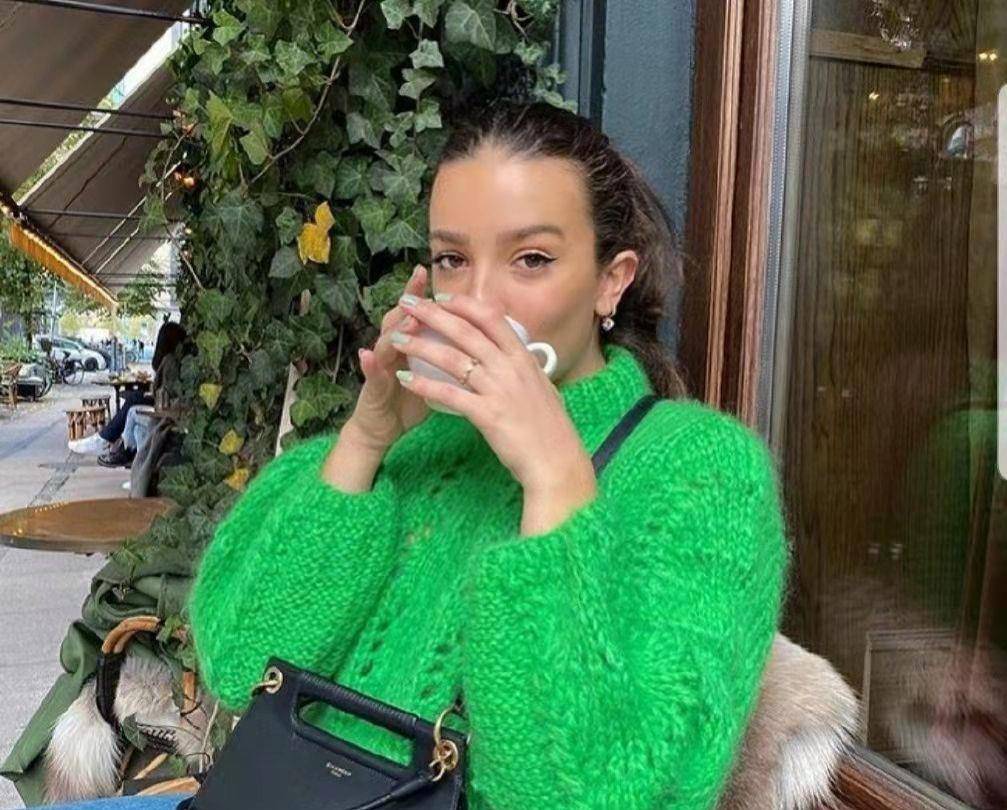 设计 秋季必备毛衣“花式搭配”，轻松玩转时尚，防寒保暖又高级