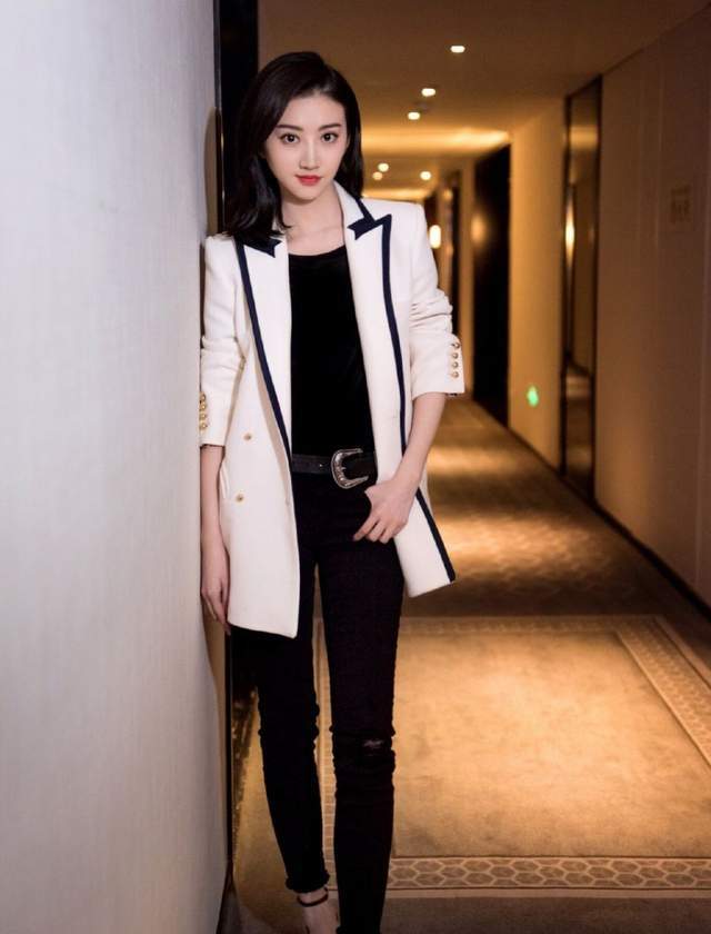 职场 好看到爆!从一线女星正装看职场穿搭