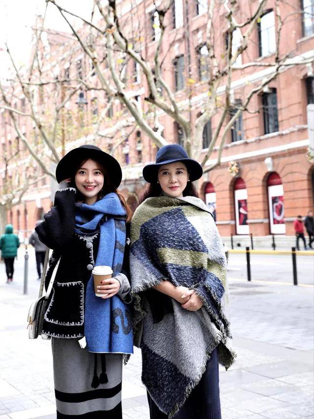 尖头 年过50的女人，建议少穿高跟鞋！今秋流行这4双鞋，舒适显高真美