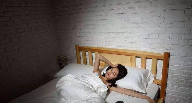 共同点|“老得慢”的女人，大多有2个共同点，若你能坚持，或会更显年轻