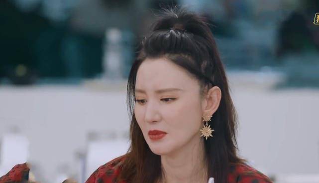 偶像|《中餐厅》偶像包袱最重的嘉宾，别人在忙她补妆，比宁静还能化