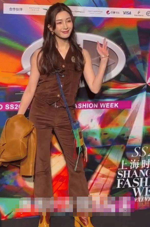 傲人 上海时装周众女星PK！孙俪略显老气，林允身材傲人，江疏影气场全开