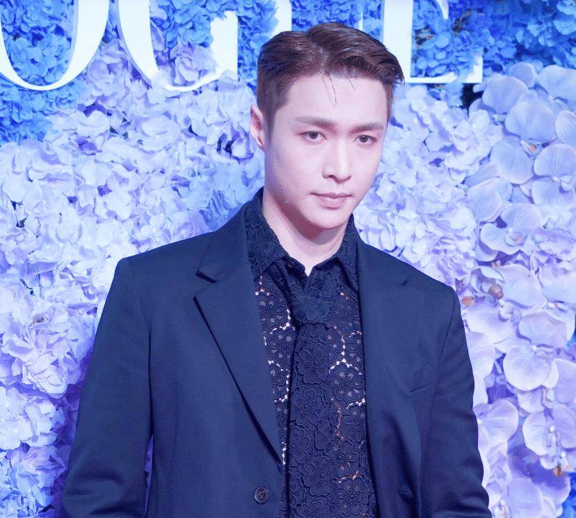 黑色 VOGUE新篇章之夜开启，明星们的红毯生图来了，谁更胜一筹呢