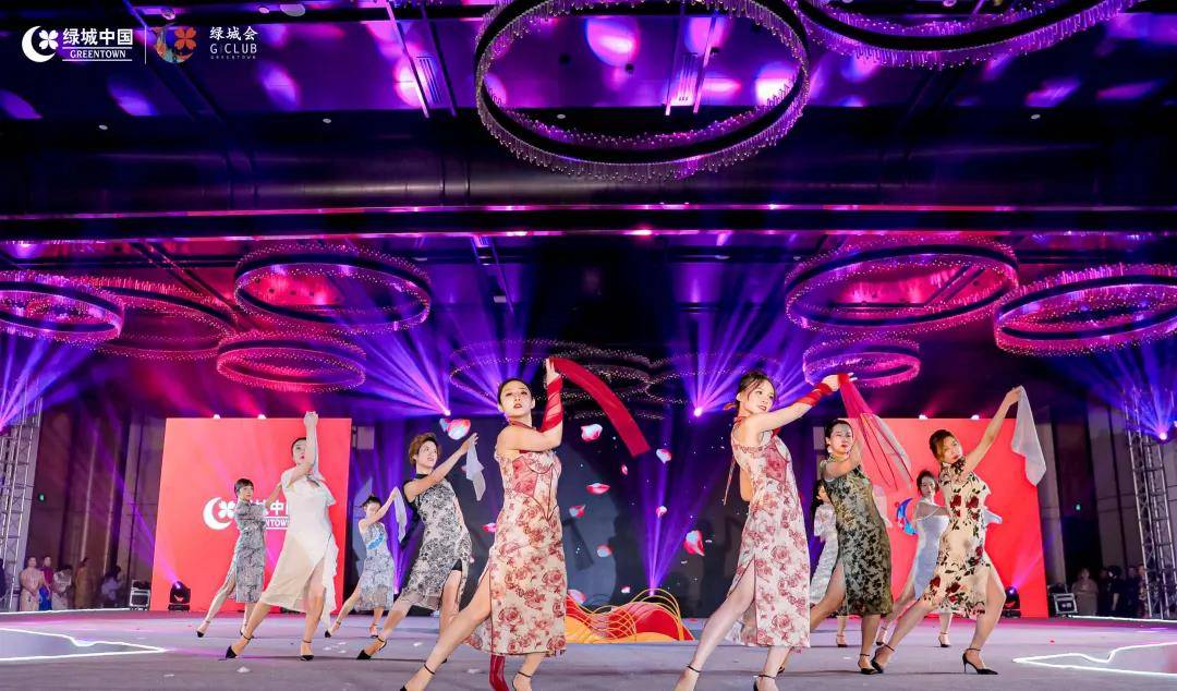 年华 花样的年华，如诗如花亦如歌