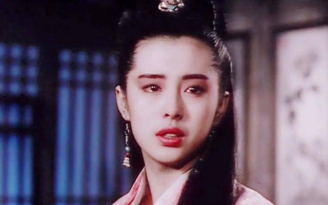 周星驰|香港电影十大经典角色，“九叔”林正英，“禁欲系”法海令人难忘！