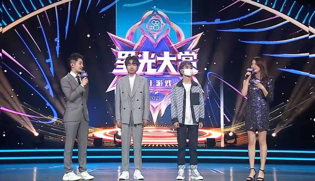 因为|KS星光大赏美女如云，少东和陈逗逗甜死了，火线妹终于暴露身高